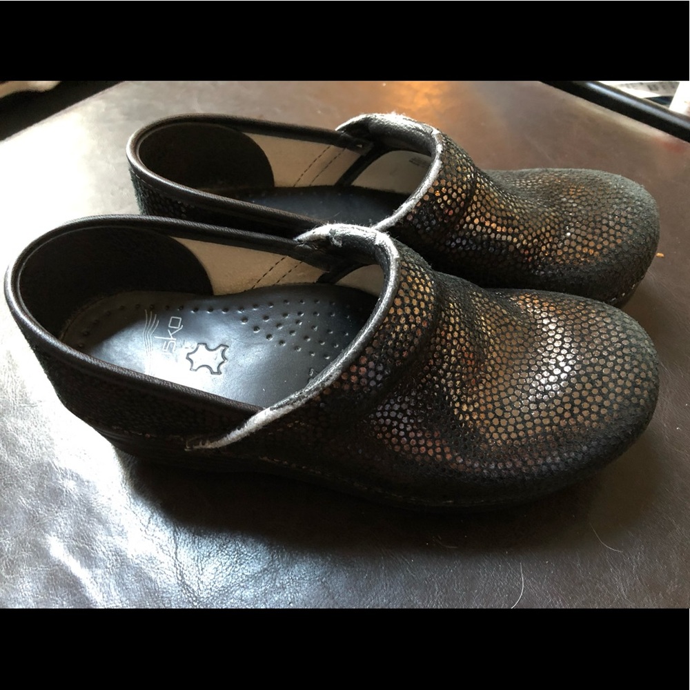 Dansko snakeskin style leather professional clogs, sz 37 (women’s 6.5)